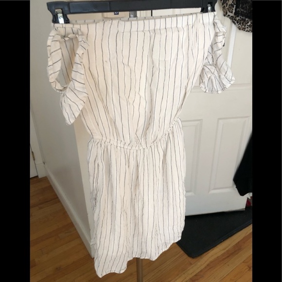 American Eagle Outfitters size XS size 2 white off shoulder romper - Picture 6 of 10